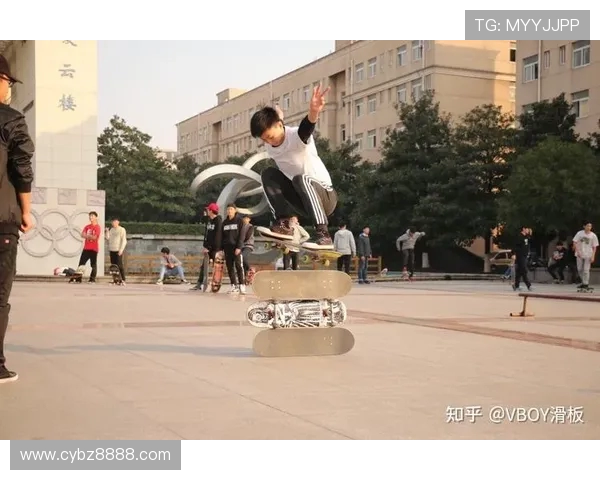 南京滑板队心理素质深度对比分析与提升策略探讨 南京滑板队心理素质深度对比分析与提升策略探讨